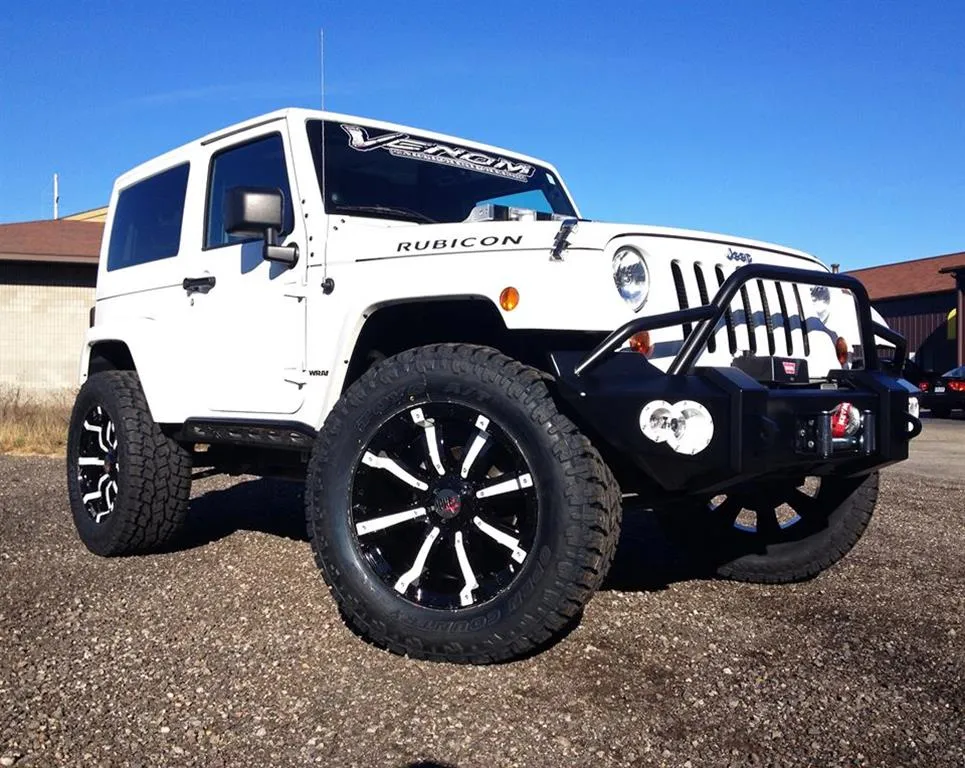 White Jeep Wrangler Rubicon