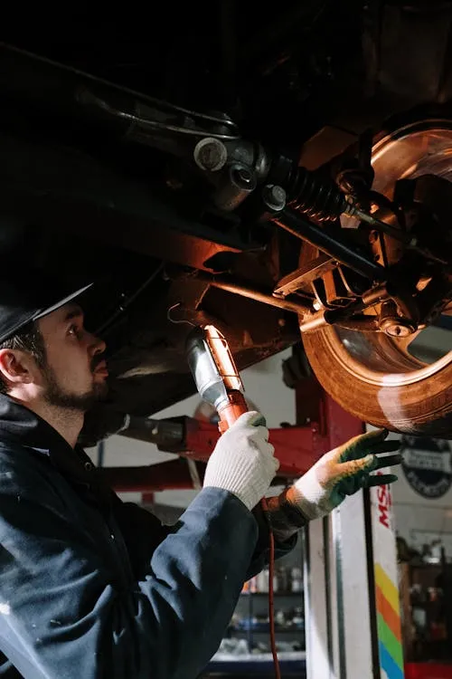 Fall Garage Gear: Work Lights, Creepers, Gloves, and Magnetic Trays