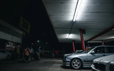 How to Organize a Car Meet That People Actually Come Back To
