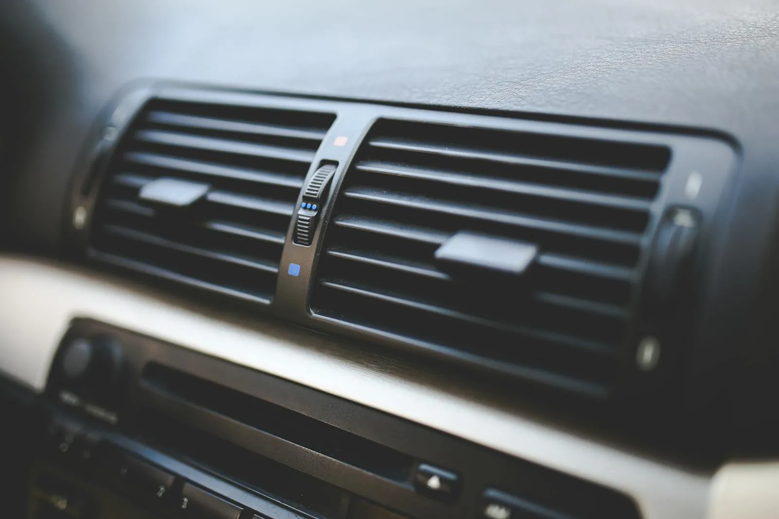 Pre-Summer A/C Service — The Three Red Flags Worth a Shop Visit Before the First 90° Day
