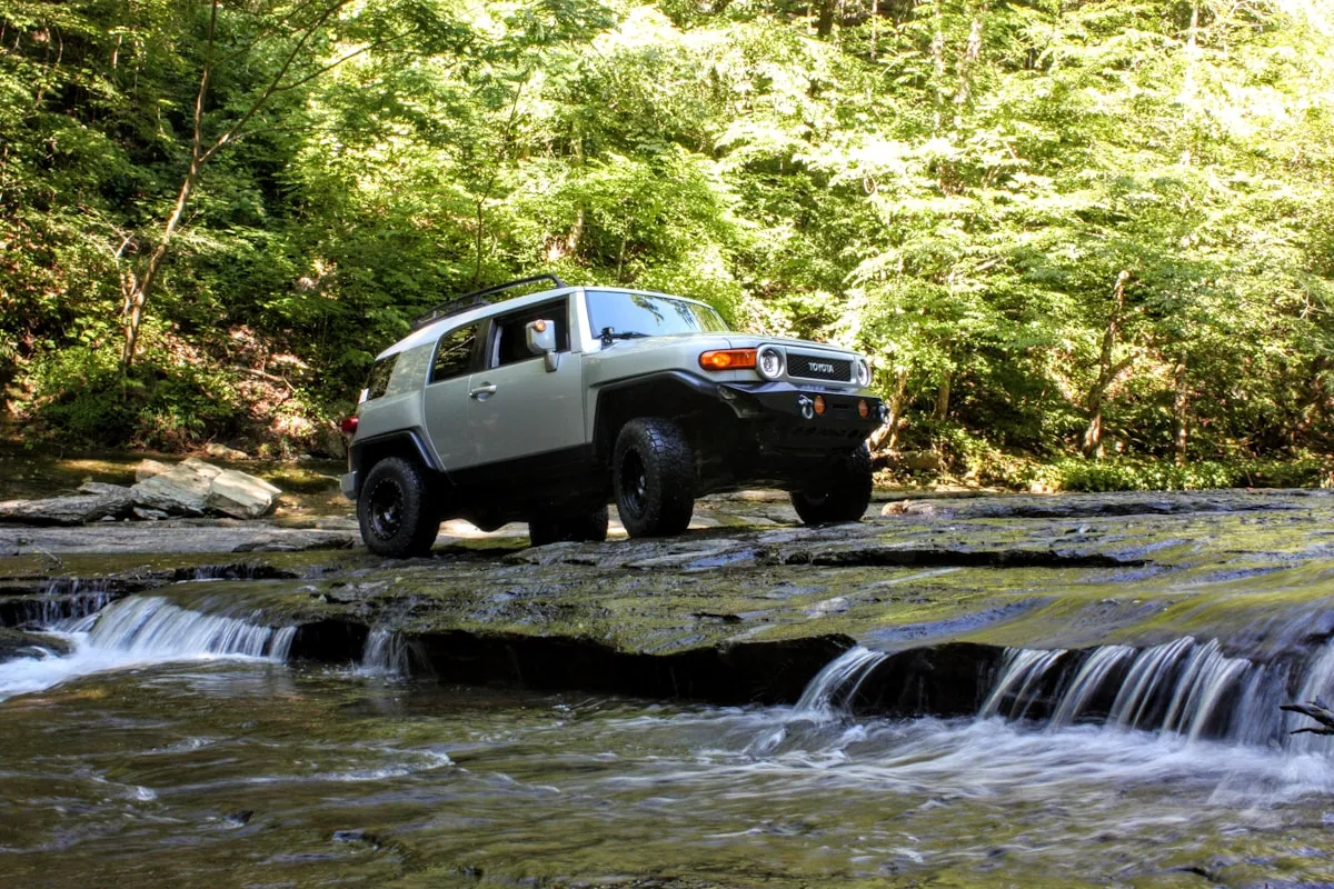 Truck vs SUV in Late 2024: Which Fits Family Duty, Towing, and Weekend Gear?
