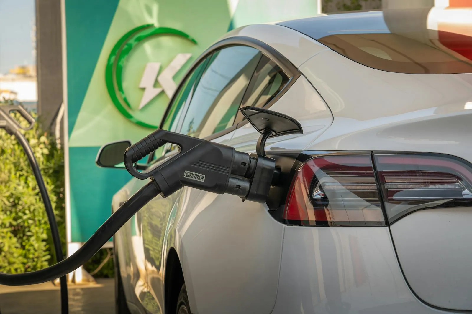 V2H and V2L in 2026 — Which EVs Can Actually Power Your House, and What It Costs to Set Up